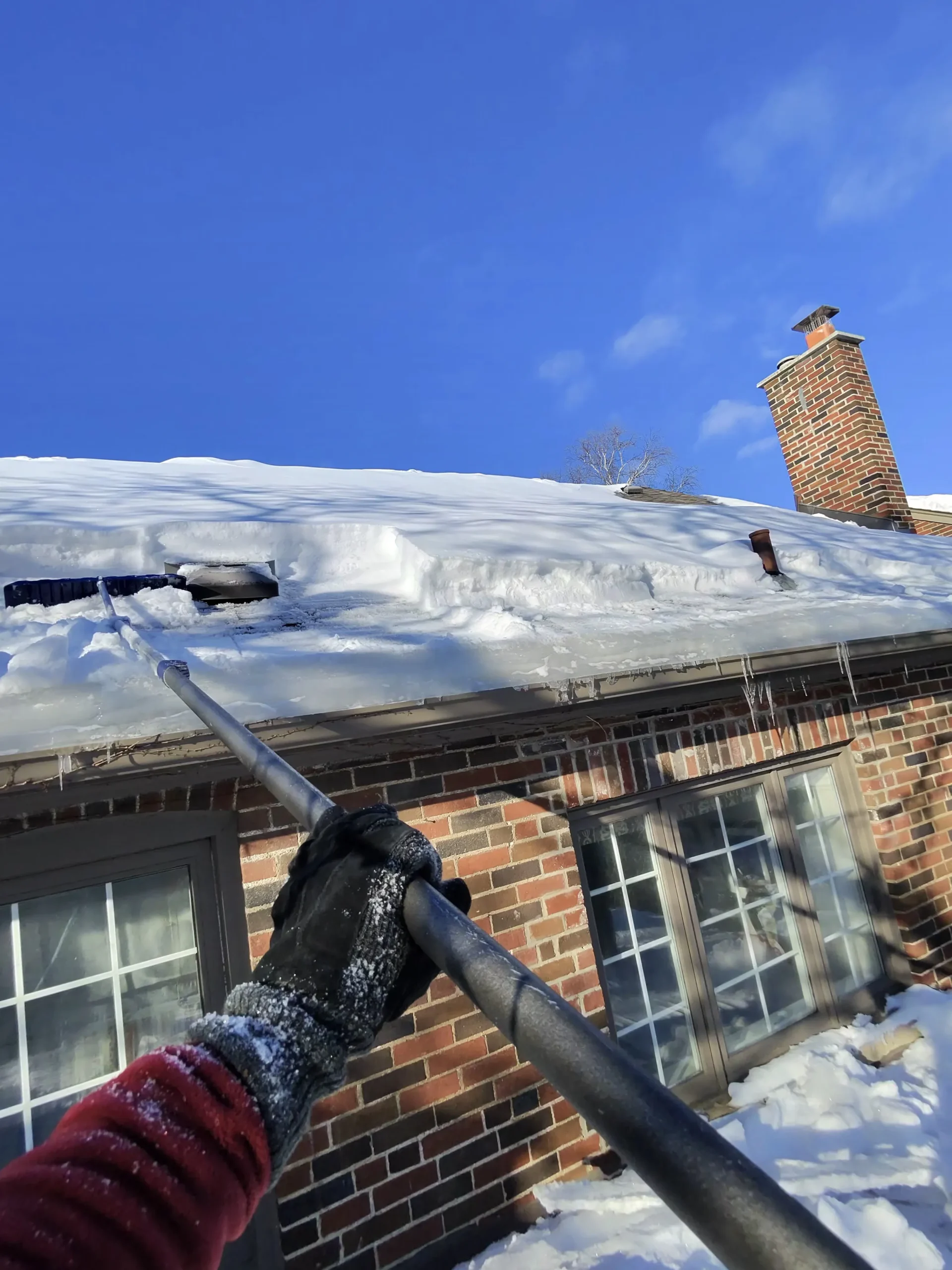 Industrial rooftop snow removal in North York